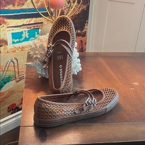 Converse Women's Brown Mesh Flats